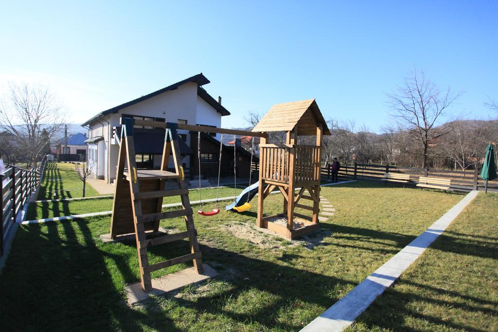 Pensiunea Livada Bunicului Stanesti  Exterior photo